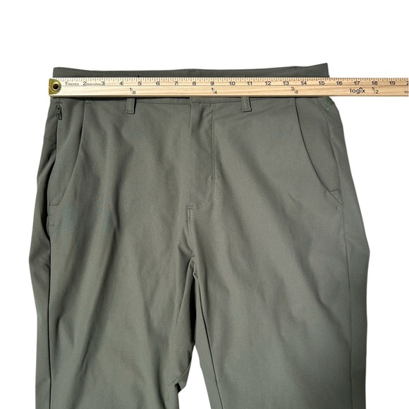 Fabletics Men’s The Don Trouser Classic Fit Utility Green Pants Size 31x30 - Picture 4 of 7